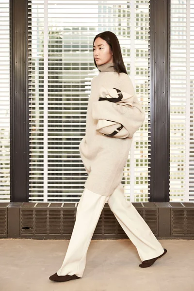 Look 15